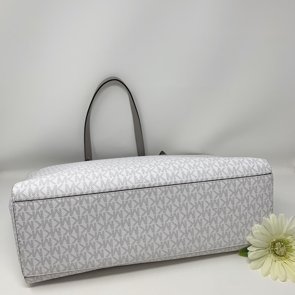 Michael Kors Commuter Large Tote and Wallet - Picture 6 of 16